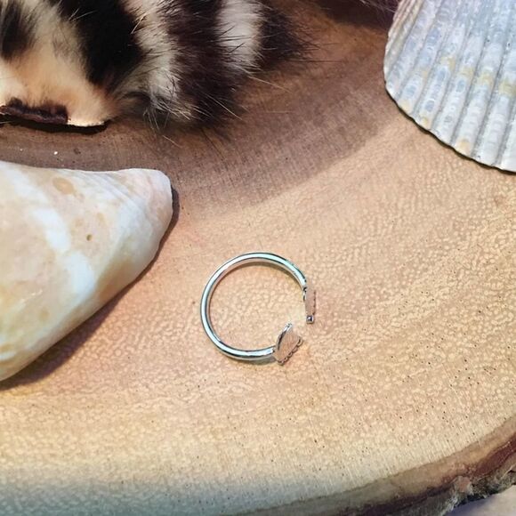 Sterling Silver Baby Feet Toe Ring - Picture 4 of 4